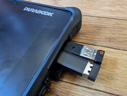Les adaptateurs USB-C peuvent bloquer l'accès aux ports adjacents