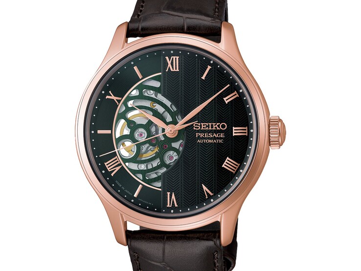Gros plan sur le cadran vert de la Seiko Presage HCB007, mettant en valeur son motif géométrique texturé