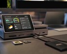 On ne peut guère faire mieux : le Pexarbolt Ultra est une station d'accueil Thunderbolt 5 dotée d'un écran tactile et proposant sans doute la gamme de ports la plus complète du marché.
