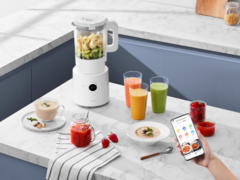 Le Smart Blender de Xiaomi est doté d&#039;un écran OLED intégré. (Image source : Xiaomi)