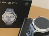 La Watch GT 5 a déjà été déballée en Chine. (Source de l'image : Bilibili)