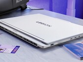 Le Lenovo Legion 7i 16 Gen 10 pèse un peu moins de 2 kg et offre des options de processeur Arrow Lake-HX (Source d'image : Lenovo)