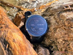 La OnePlus Watch 3 devrait être un peu plus fine que la OnePlus Watch 2, illustrée. (Source de l'image : Notebookcheck)