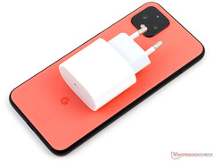 Google a désormais cessé de prendre en charge le logiciel du Pixel 4, en photo. (Image source : NotebookCheck)