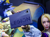 Il semble que cette tablette soit capable de faire tourner sans problème des jeux mobiles. Photo : une image de la tablette prise lors du salon ChinaJoy.