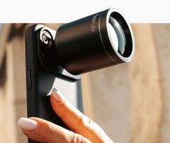 Le télé-convertisseur de Reeflex ajoute un téléobjectif de 600 mm à l'iPhone 17 Pro.