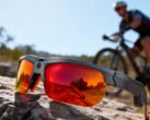 Lunettes intelligentes Rollme VistaView sur un rocher.