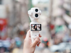 Le DJI Osmo Pocket 4P dans sa finition Blanc perle.