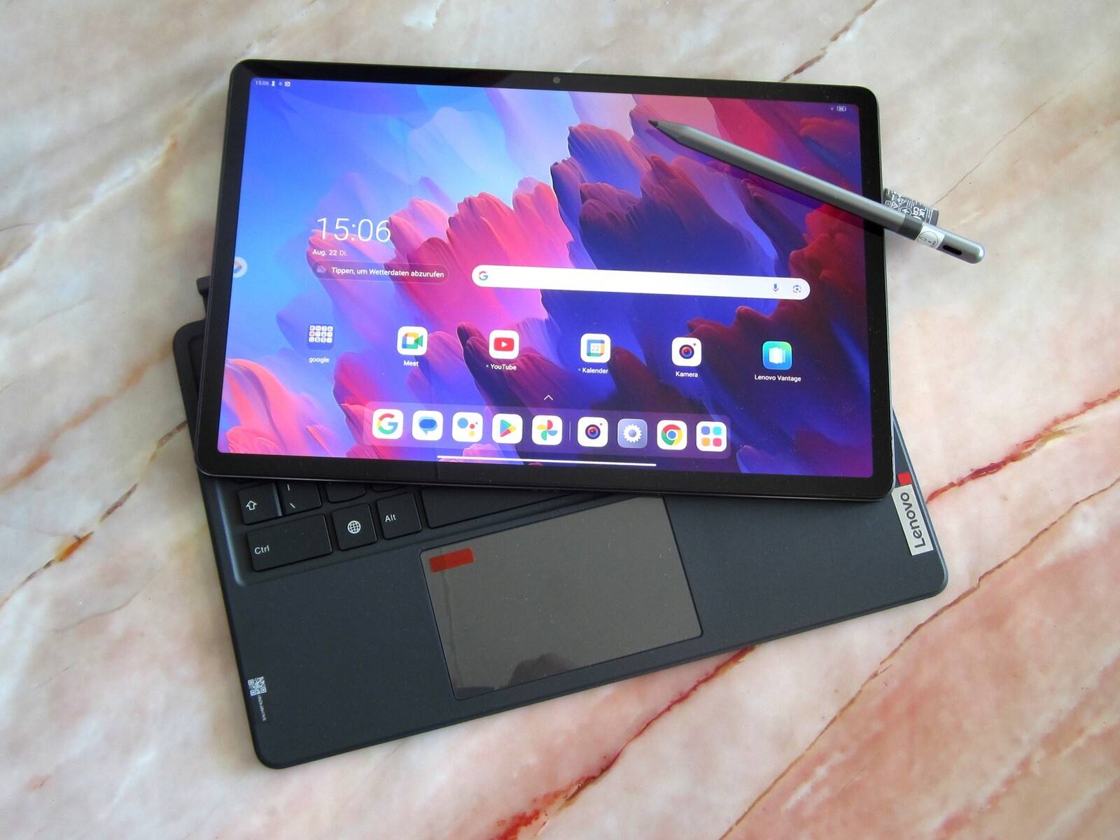 Test de la Lenovo Tab P12 : une tablette XXL puissante avec de nombreux  accessoires - Notebookcheck.fr