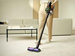 L'aspirateur sans fil V8 Cyclone de Dyson (photo) est désormais disponible en Europe. (Source : Dyson)