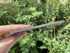 Le smartphone ultrafin de Xiaomi, aujourd'hui annulé, aurait pu concurrencer le Galaxy S25 Edge (photo).