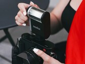 Le Godox iA32 est également compatible avec les appareils photo Leica. (Source de l'image : Godox)