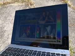 Huawei MateBook X Pro : à l'extérieur, pas dans la lumière directe du soleil.
