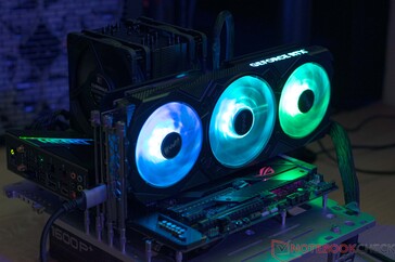 Le KFA2 GeForce RTX 4070 EX Gamer pendant le test d'émission de bruit