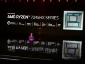 Le PDG d'AMD présente la gamme Dragon Range-HX, basée sur les chiplets, pour les ordinateurs portables des passionnés, au CES 2023. (Image : Keynote AMD CES 2023)