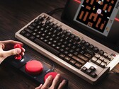 8BitDo inclut ses Dual Super Buttons et Super Stick dans les commandes de l'édition C64. (Source de l'image : 8BitDo)