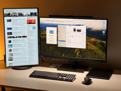 Le MacBook Air 13 M3 est utilisé avec deux écrans externes.