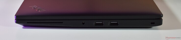 droite : Lecteur Smarcard, Audio 3,5 mm, USB-A 2.0, USB-A 3.2 Gen 1, fente Kensington Lock