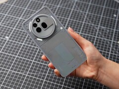 Rien ne sortira bientôt un smartphone plus cher que le Phone (3a) Pro illustré ici (Image source : Google)