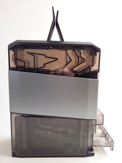 Côté. (Source de l'image : Notebookcheck)