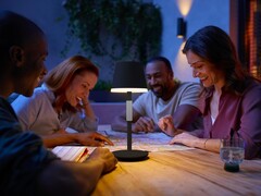 Le lancement de la lampe Philips Hue Go a été reporté au début de l&#039;année prochaine. (Image source : Signify)