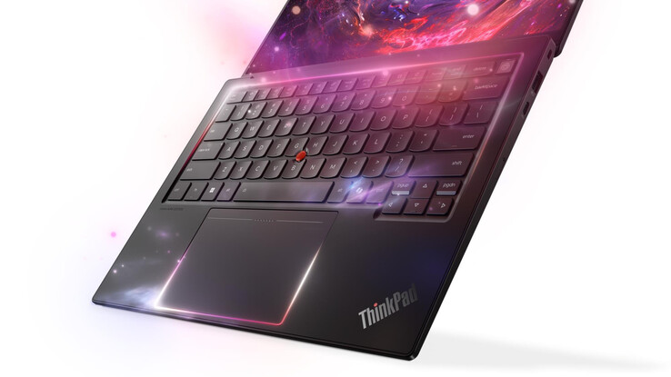 Le ThinkPad X1 Carbon Gen 14 dispose d'un trackpad relativement grand et de touches fléchées de taille normale malgré son format de 14 pouces.