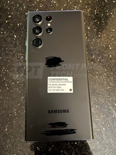 Une photo live du Samsung Galaxy S22 Ultra. (Image : FrontPageTech)