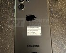 Une photo live du Samsung Galaxy S22 Ultra. (Image : FrontPageTech)