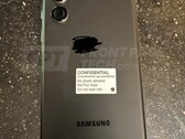 Une photo live du Samsung Galaxy S22 Ultra. (Image : FrontPageTech)