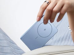 La Super Slim Magnetic Power Bank 5000 de Xiaomi ne pèse que 122 g. (Source de l'image : Xiaomi)