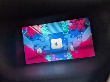Hyper Light Drifter sur l'écran projeté à l'intérieur du Xreal One Pro
