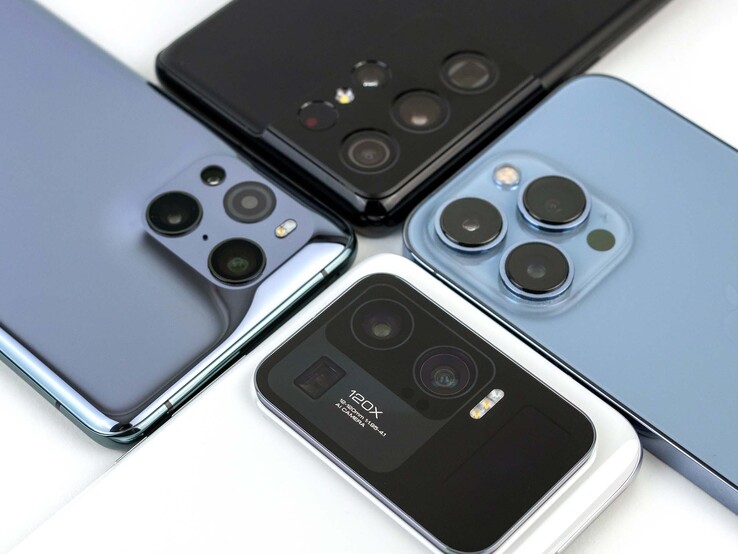 Test de comparaison de photos : Xiaomi Mi 11 Ultra, Samsung Galaxy S21 Ultra, Oppo Find X3 Pro et Apple iPhone 13 Pro. Appareils de test fournis par Oppo, Samsung et Xiaomi.