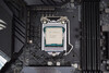 ASUS ROG Strix Z390-E Gaming avec l'Intel Core i9-9900K.