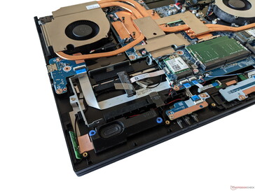 Gigabyte A7 X1 - Emplacement 2,5 pouces, module WLAN