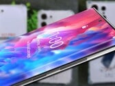 Le Galaxy S23 Ultra devrait avoir un écran plus plat que le S22 Ultra. (Image source : @UniverseIce &amp; Technizo Concept - édité)