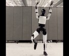 La Tesla Optimus montre ses mouvements de danse pour démontrer son "intelligence incarnée". (Source de l'image : Tesla Optimus via X / anciennement Twitter)