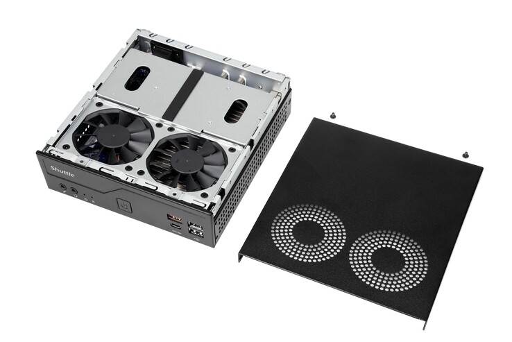 Le DH810S ne lésine pas sur le refroidissement, puisqu’il est équipé de deux ventilateurs de 70 mm.