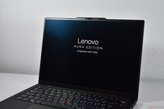 Le prix est sur le point de baisser : Plus d'options pour le Lenovo ThinkPad X1 Carbon Gen 13, y compris des écrans IPS et des processeurs Ultra 5 (source d'image : Benjamin Herzig)
