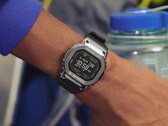 La nouvelle GM-H5600 apporte le suivi de la fréquence cardiaque et le chargement solaire à une G-Shock en métal. Sur la photo : GM-H5600-1.