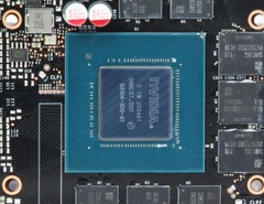 Le GA104 SKU est nettement plus petit que les modèles phares. (Source de l'image : Videocardz)