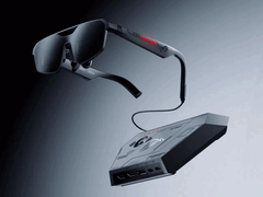 Le ROG Xreal R1 est une paire de lunettes AR qui fonctionne avec les ordinateurs de poche, les PC et les consoles.