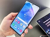 Le Samsung Galaxy A55 5G peut installer des mises à jour en arrière-plan. (Image : Notebookcheck)