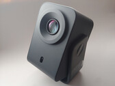 Le projecteur portable TCL C1 offre une bonne qualité d'image et la possibilité de regarder la télévision en direct gratuitement (image : Notebookcheck).
