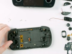Le remplacement de l'écran du Retroid Pocket Mini est une procédure difficile, même pour les bricoleurs chevronnés. (Source de l'image : Retroid)