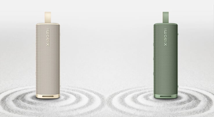 Les nouvelles versions dorée (à gauche) et verte (à droite) de l'enceinte Xiaomi Sound Outdoor. (Source de l'image : Xiaomi)