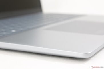 Coque en aluminium similaire à celle de l'Inspiron de la génération précédente