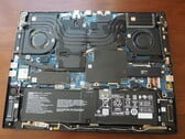 Composants internes de l'Acer Predator Helios Neo 16S AI. (Source de l'image : Notebookcheck)