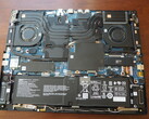 Composants internes de l'Acer Predator Helios Neo 16S AI. (Source de l'image : Notebookcheck)