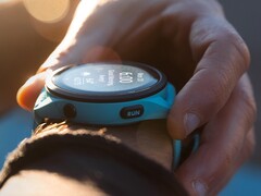 Une affiche de Garmin, qui a fait naître la rumeur d'une nouvelle montre, annonçait en fait une vente de la Forerunner 265 (photo). (Source de l'image : Garmin)