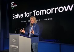 Kirsty Coventry, présidente du CIO, prononce un discours lors de la cérémonie de nomination des ambassadeurs mondiaux de Samsung Solve for Tomorrow